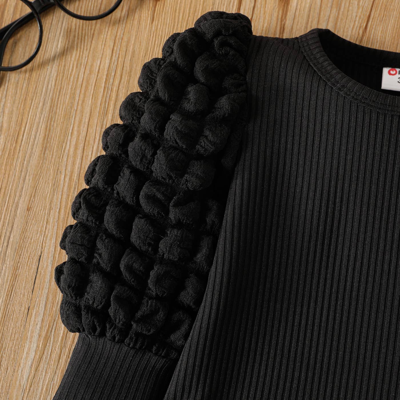 Girl Textured Ribbed Long Puff-sleeve Solid Color Tee