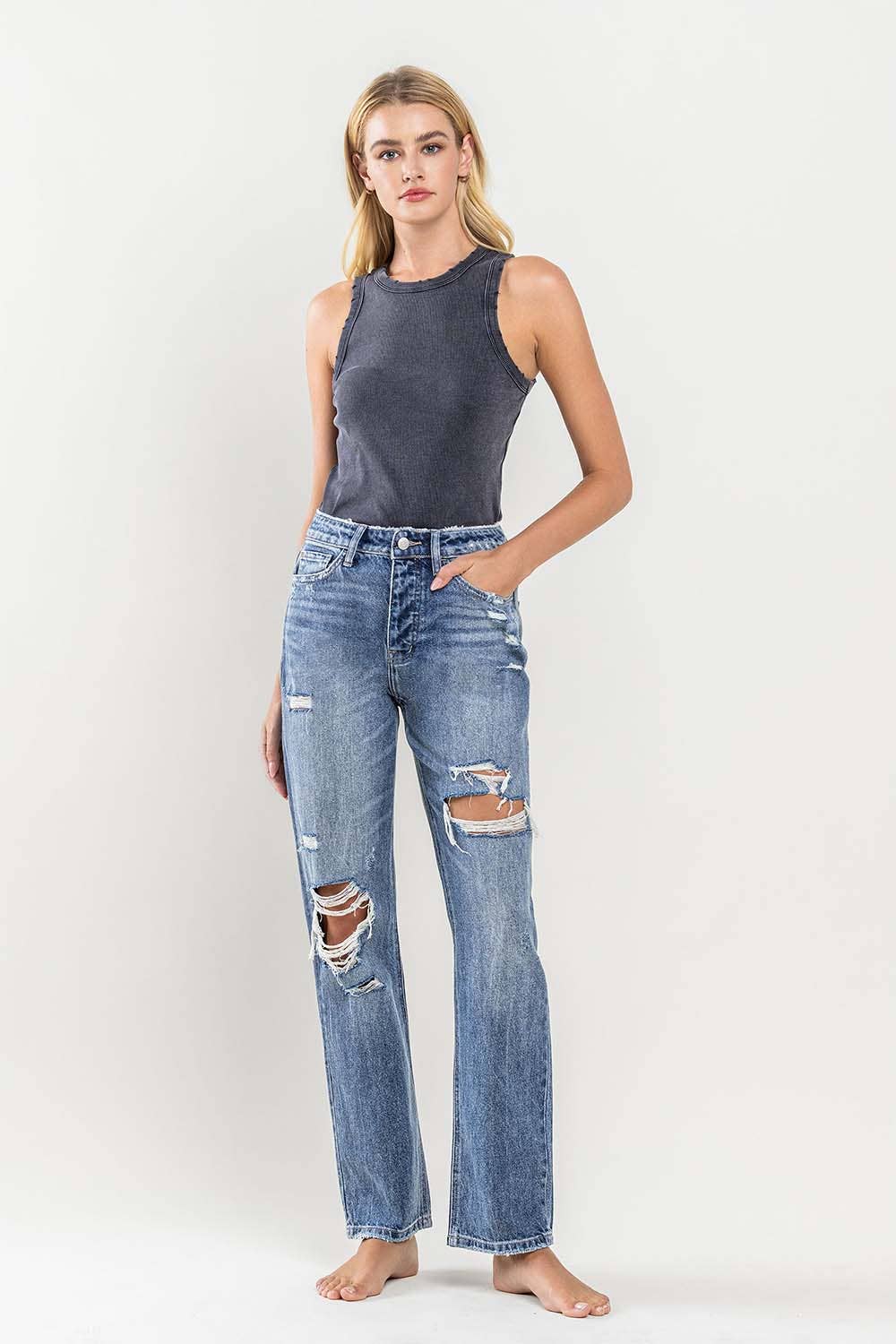 SUPER HIGH RISE DISTRESSED STRAIGHT JEANS Y3913