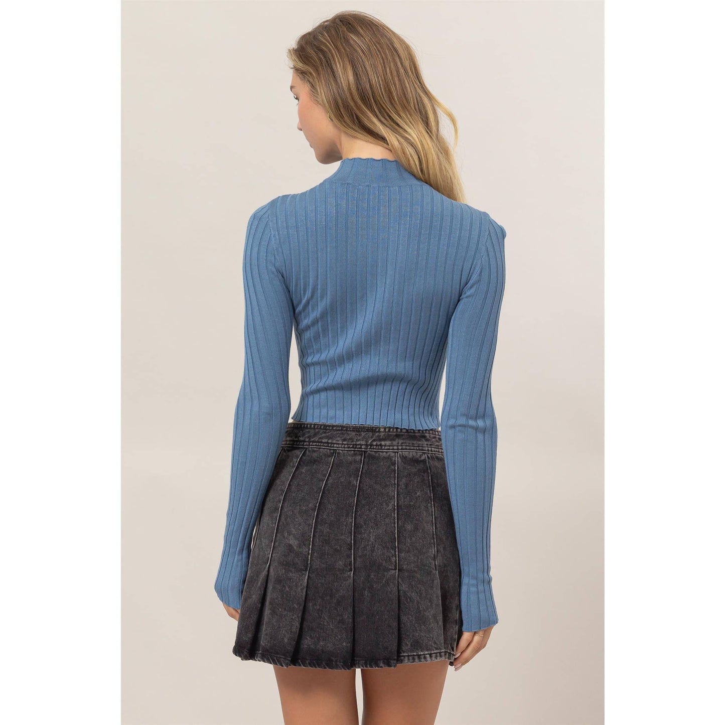 DZ24E451-MOCK NECK RIBBED KNIT CROP TOP
