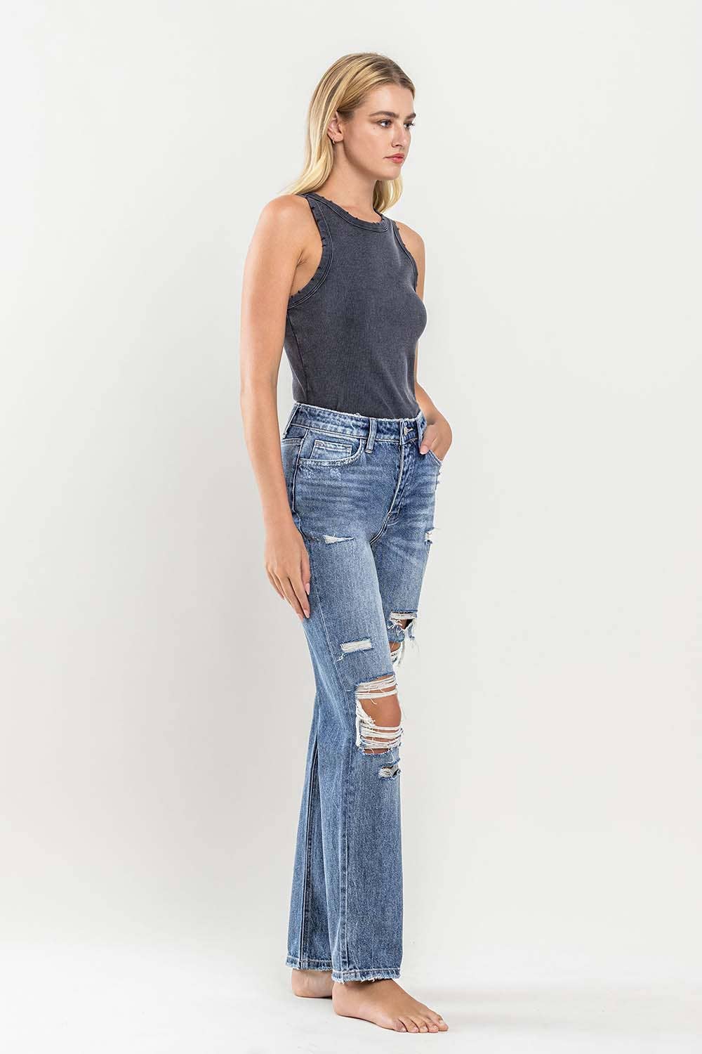 SUPER HIGH RISE DISTRESSED STRAIGHT JEANS Y3913