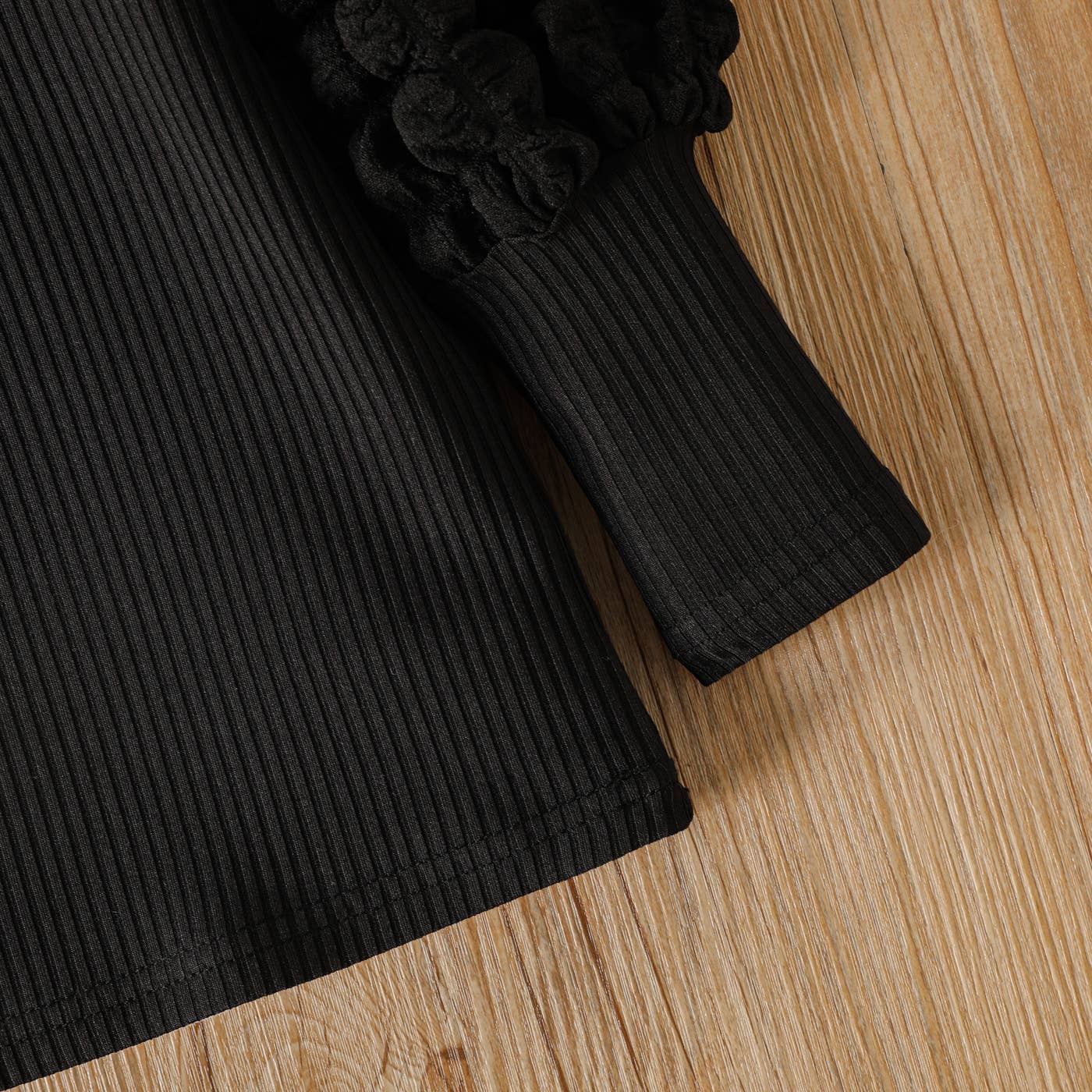 Girl Textured Ribbed Long Puff-sleeve Solid Color Tee