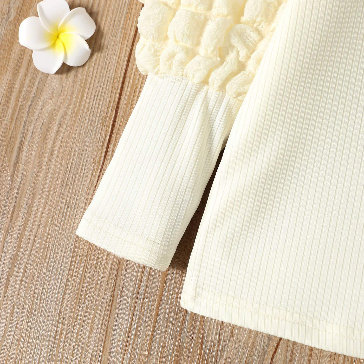 Girl Textured Ribbed Long Puff-sleeve Solid Color Tee