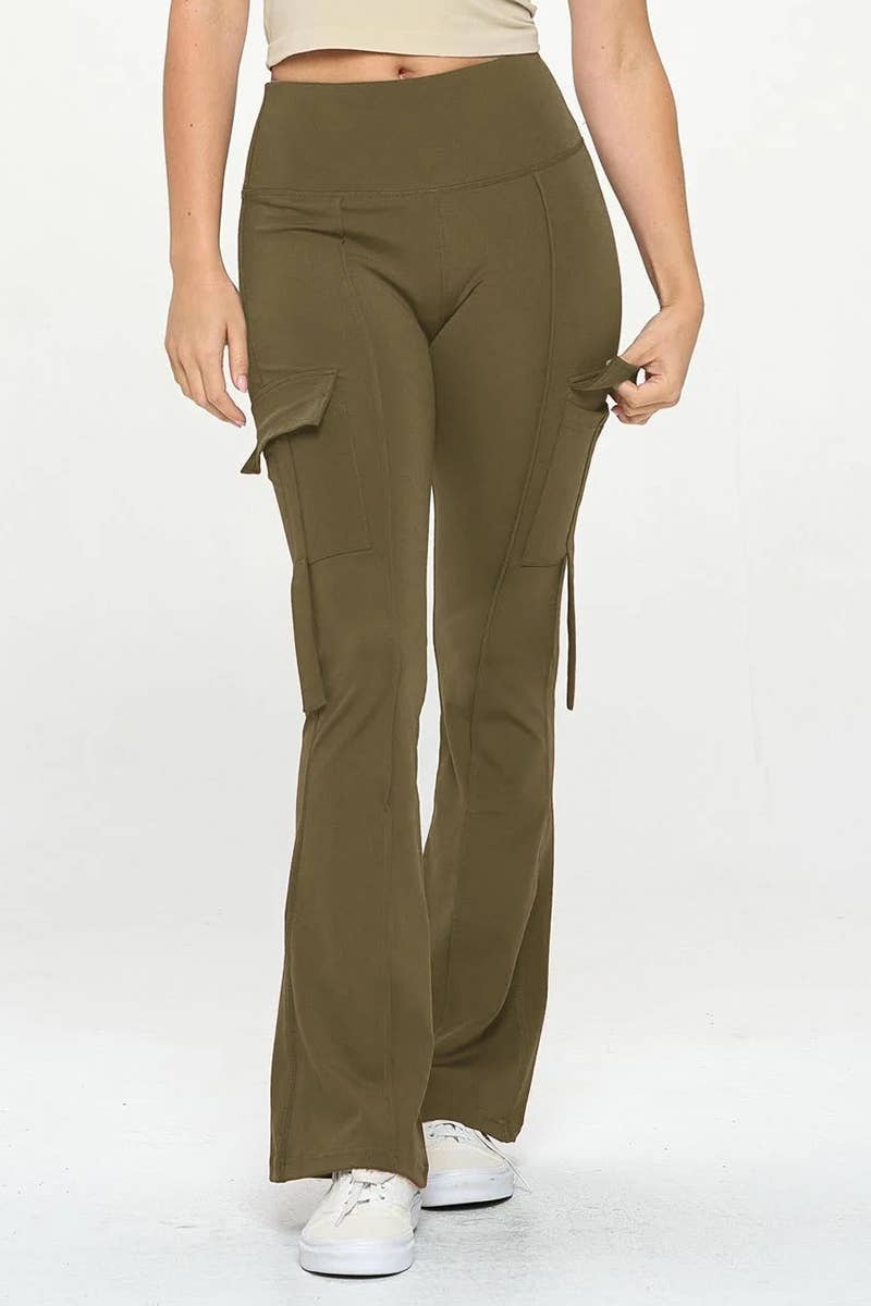 Active wear solid black color flare yoga legging cargo pants