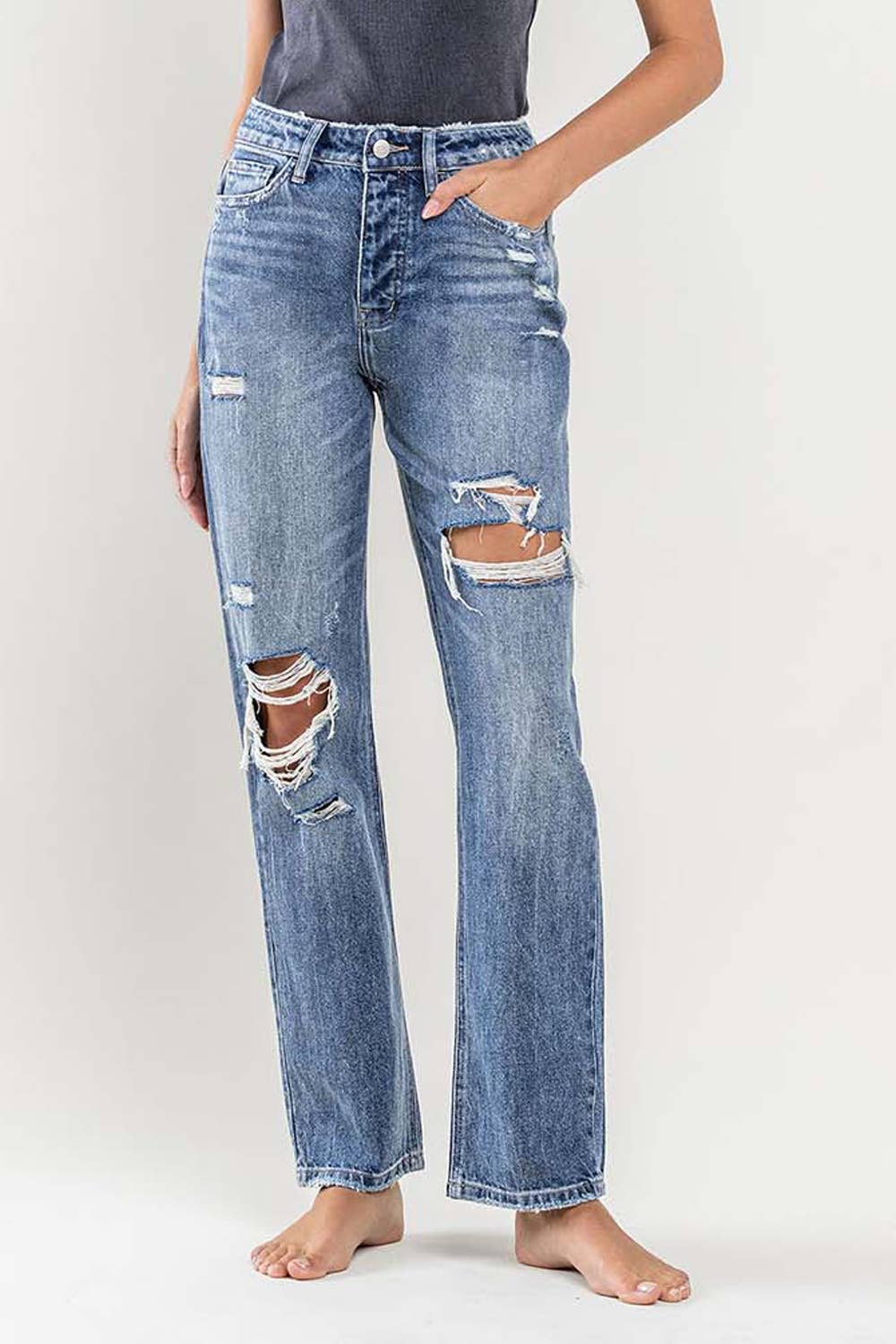 SUPER HIGH RISE DISTRESSED STRAIGHT JEANS Y3913