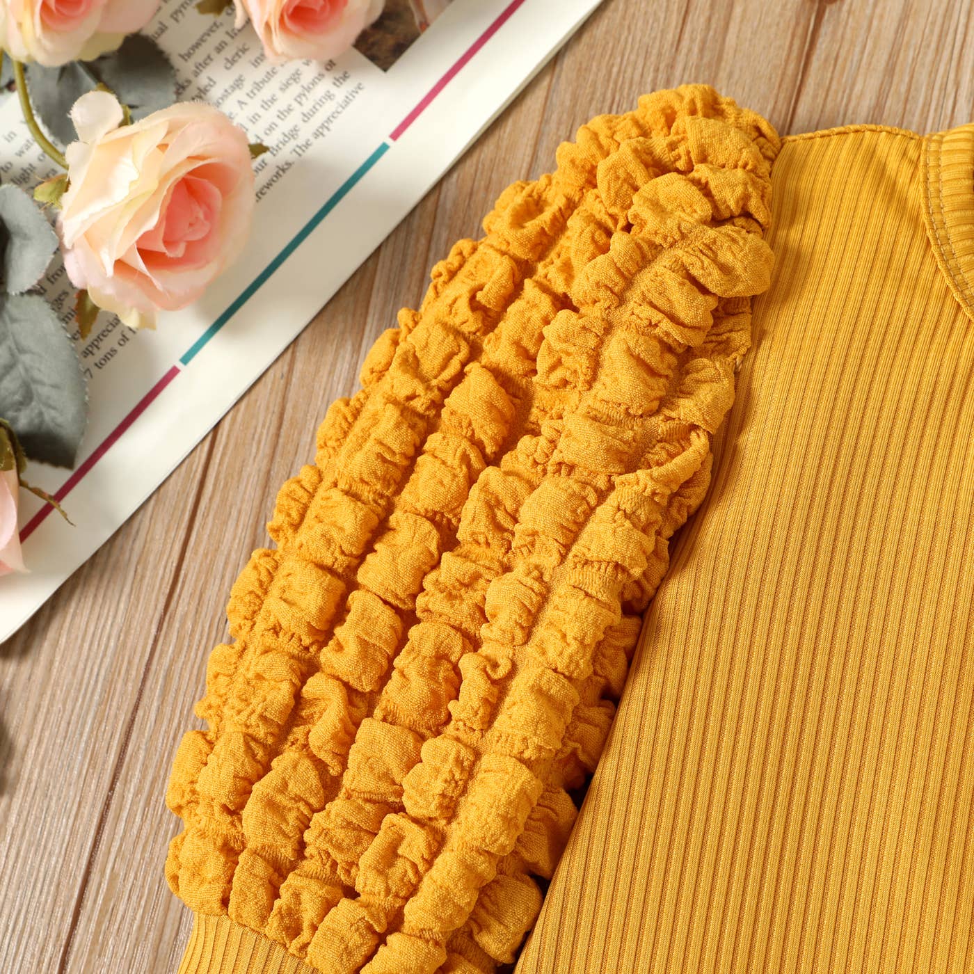 Girl Textured Ribbed Long Puff-sleeve Solid Color Tee